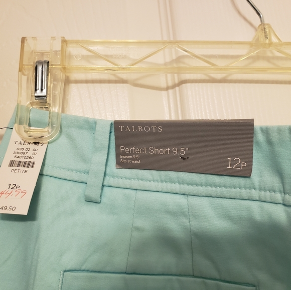 Talbots Perfect shorts 12p 9.5 inch - Picture 3 of 3